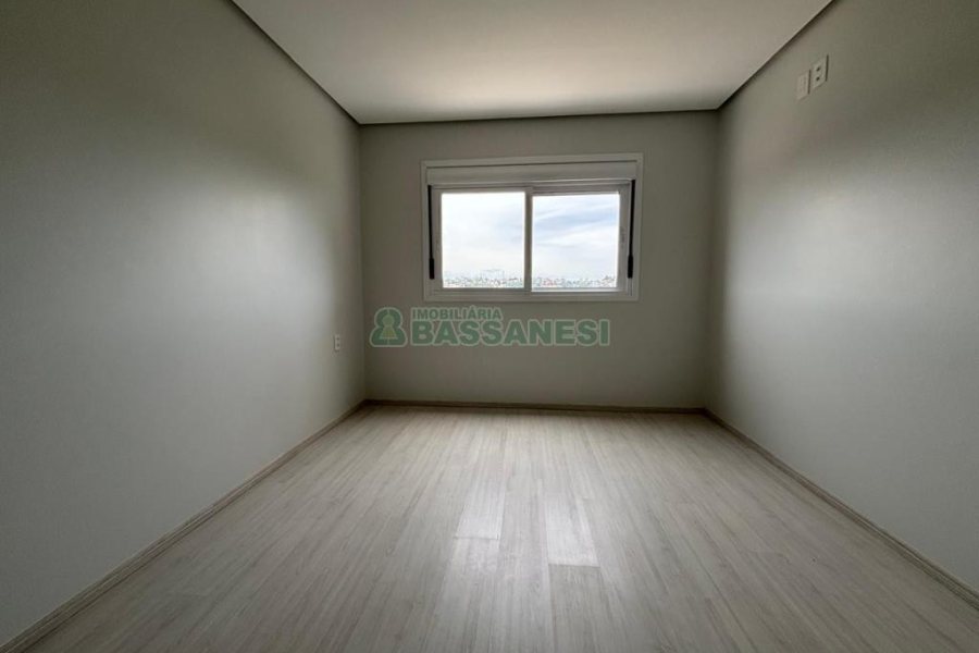 Casa com 110m², 2 dormitórios, 2 vagas, no bairro Esplanada em Caxias do Sul para Comprar