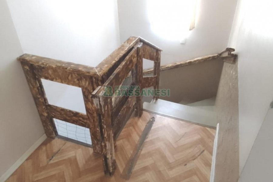 Sobrado com 234m², 3 dormitórios, 1 vaga, no bairro Colina Sorriso em Caxias do Sul para Comprar