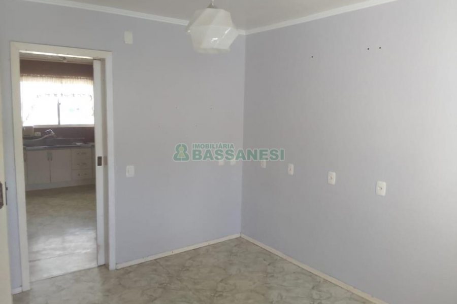 Sobrado com 234m², 3 dormitórios, 1 vaga, no bairro Colina Sorriso em Caxias do Sul para Comprar