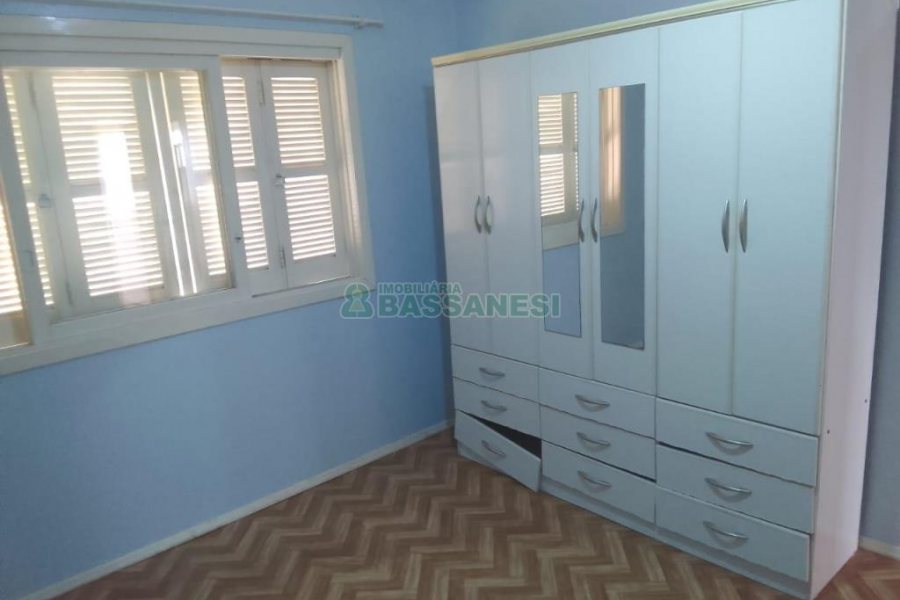 Sobrado com 234m², 3 dormitórios, 1 vaga, no bairro Colina Sorriso em Caxias do Sul para Comprar