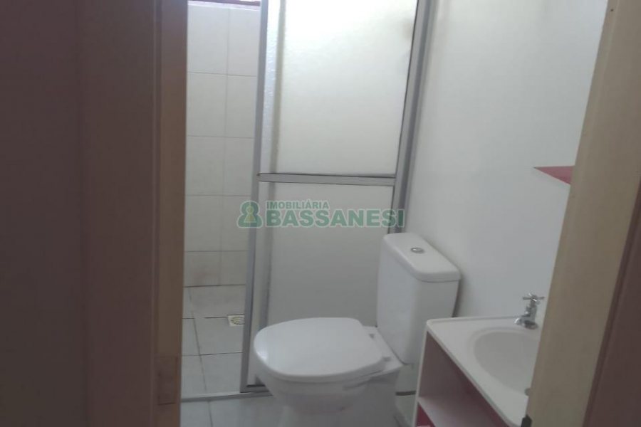 Sobrado com 234m², 3 dormitórios, 1 vaga, no bairro Colina Sorriso em Caxias do Sul para Comprar