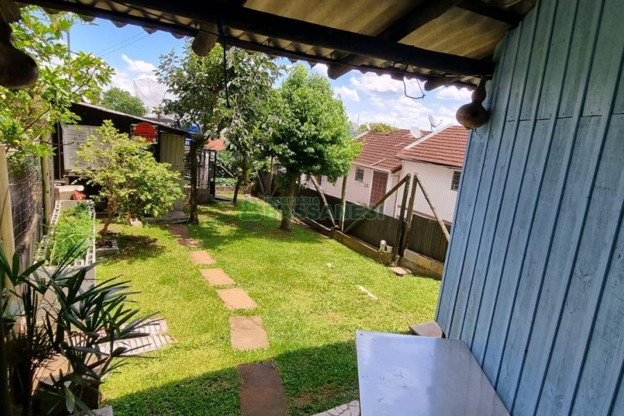 Sobrado com 234m², 3 dormitórios, 1 vaga, no bairro Colina Sorriso em Caxias do Sul para Comprar