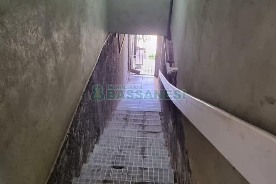 Sobrado com 234m², 3 dormitórios, 1 vaga, no bairro Colina Sorriso em Caxias do Sul para Comprar