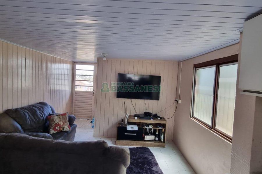 Sobrado com 234m², 3 dormitórios, 1 vaga, no bairro Colina Sorriso em Caxias do Sul para Comprar