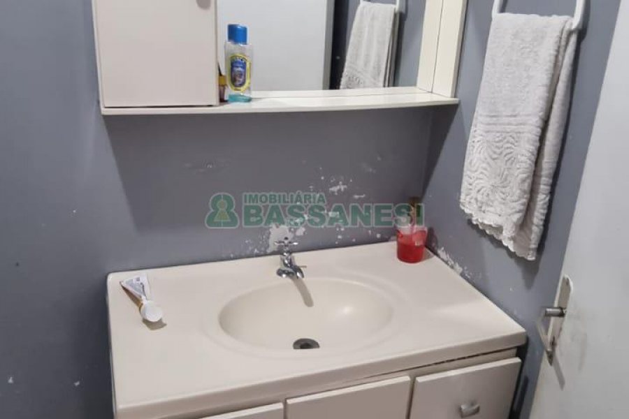 Sobrado com 234m², 3 dormitórios, 1 vaga, no bairro Colina Sorriso em Caxias do Sul para Comprar