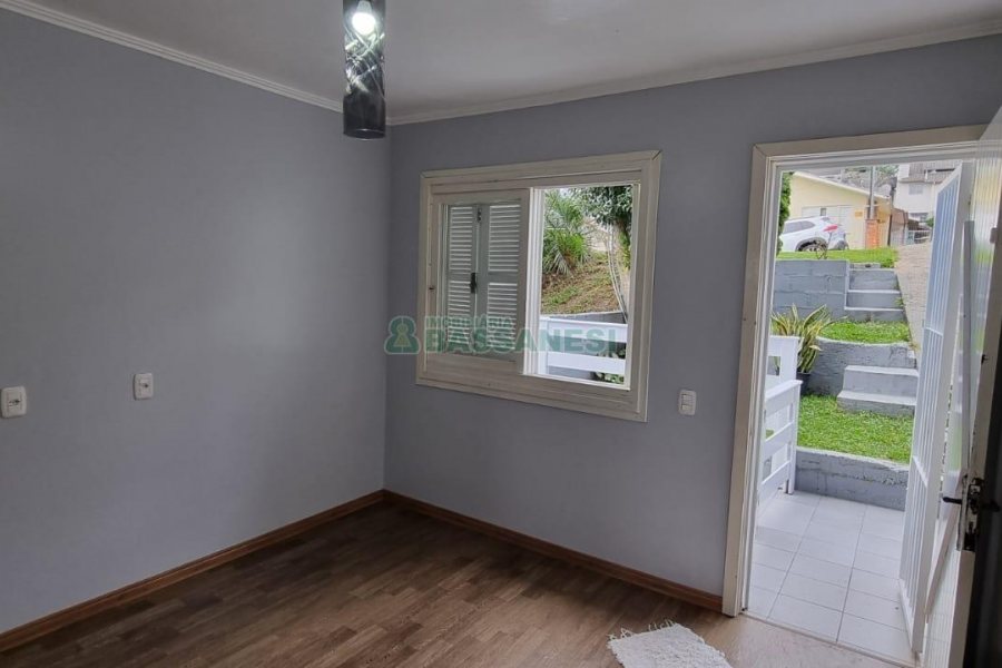 Sobrado com 234m², 3 dormitórios, 1 vaga, no bairro Colina Sorriso em Caxias do Sul para Comprar