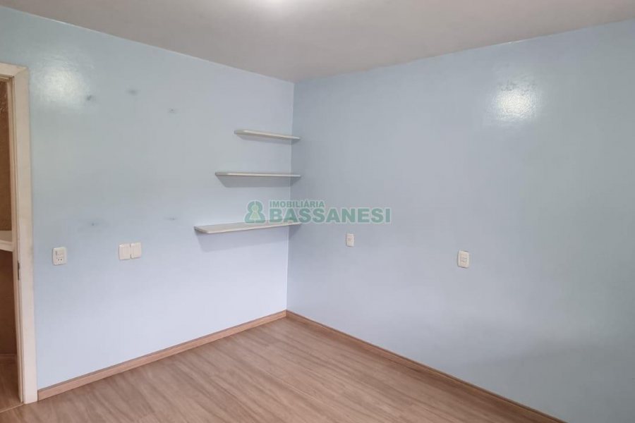 Sobrado com 234m², 3 dormitórios, 1 vaga, no bairro Colina Sorriso em Caxias do Sul para Comprar