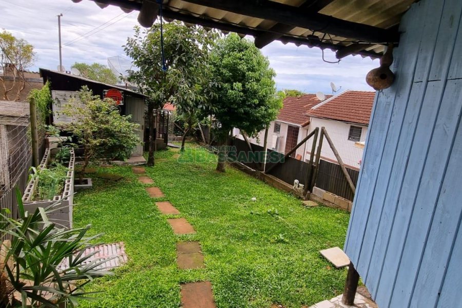Sobrado com 234m², 3 dormitórios, 1 vaga, no bairro Colina Sorriso em Caxias do Sul para Comprar