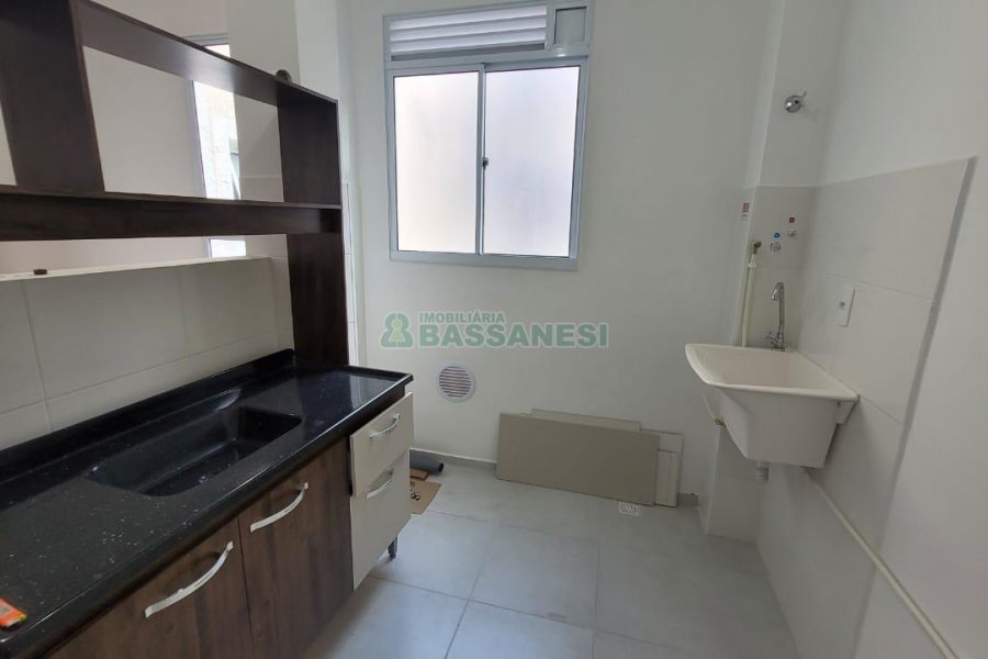 Apartamento com 52m², 2 dormitórios, 1 vaga, no bairro Serrano em Caxias do Sul para Alugar