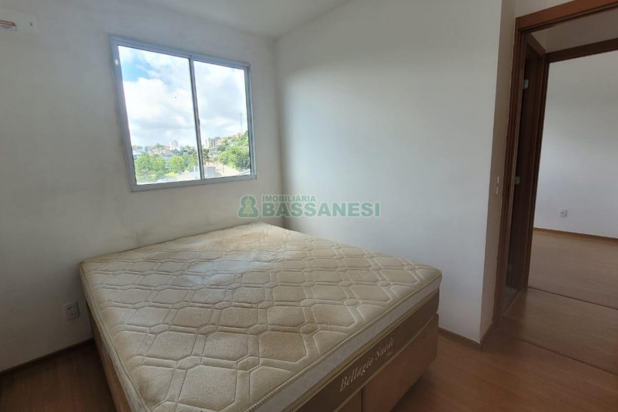 Apartamento com 52m², 2 dormitórios, 1 vaga, no bairro Serrano em Caxias do Sul para Alugar