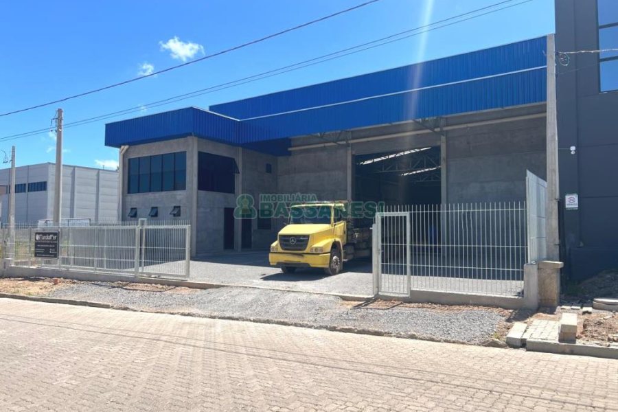 Pavilhão com 1100m², no bairro Jardim das Hortências em Caxias do Sul para Alugar