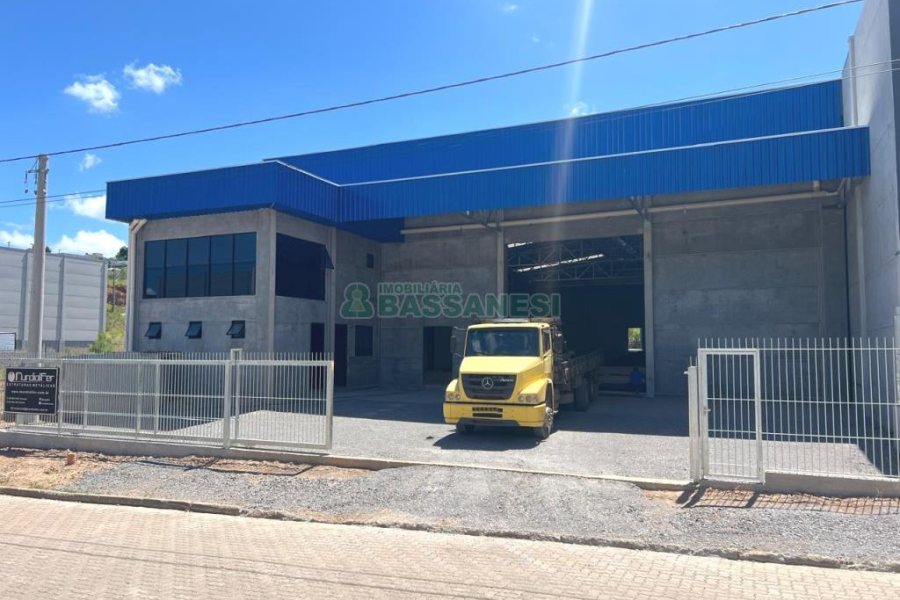 Pavilhão com 1100m², no bairro Jardim das Hortências em Caxias do Sul para Alugar