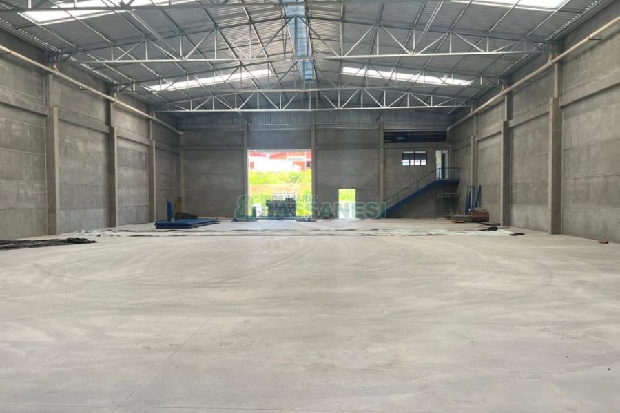 Pavilhão com 1100m², no bairro Jardim das Hortências em Caxias do Sul para Alugar