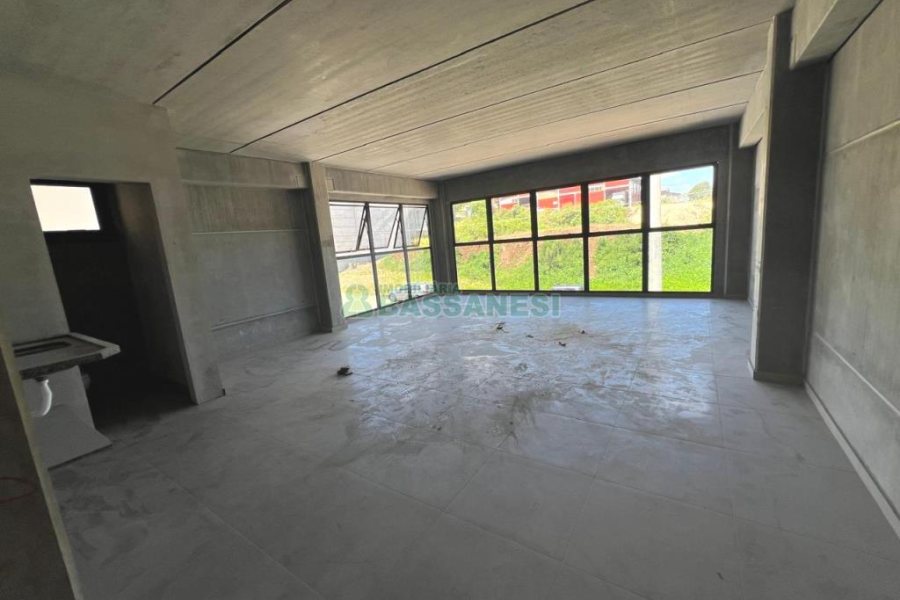 Pavilhão com 1100m², no bairro Jardim das Hortências em Caxias do Sul para Alugar