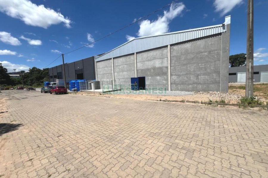 Pavilhão com 1100m², no bairro Jardim das Hortências em Caxias do Sul para Alugar