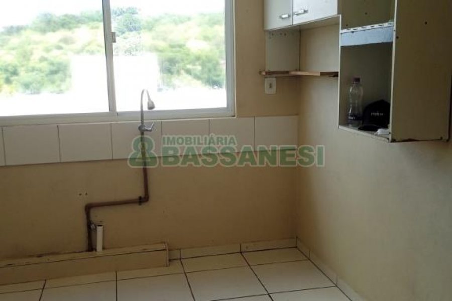 Apartamento com 62m², 2 dormitórios, 1 vaga, no bairro Santa Corona em Caxias do Sul para Alugar