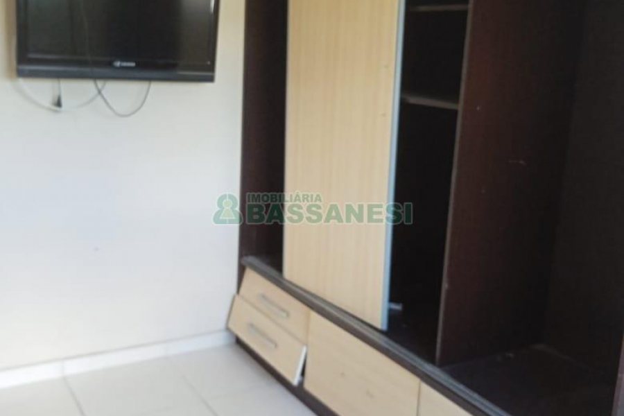 Apartamento com 62m², 2 dormitórios, 1 vaga, no bairro Santa Corona em Caxias do Sul para Alugar