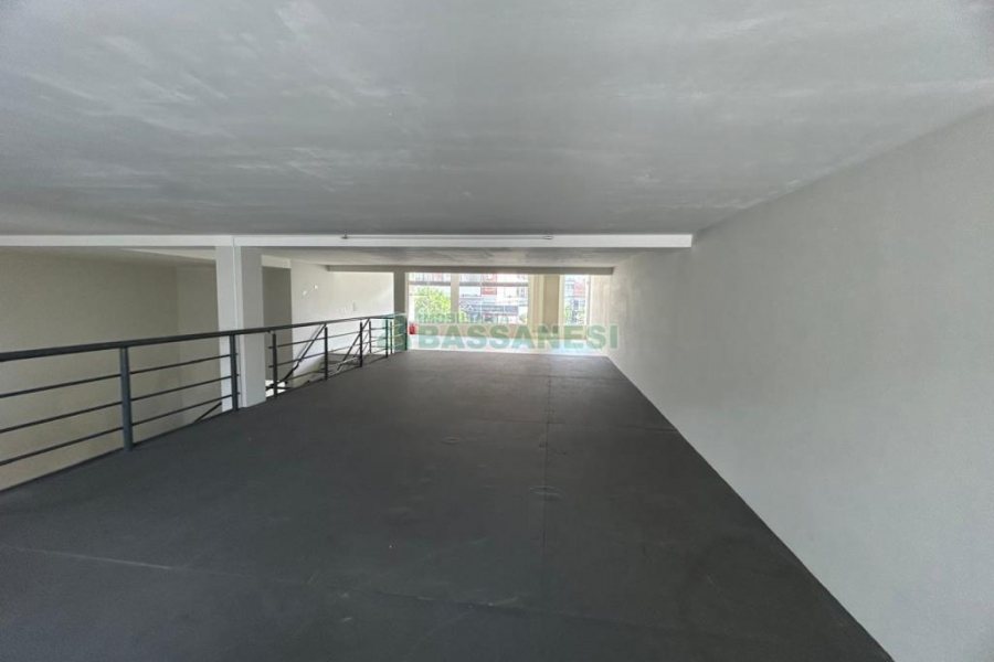 Loja com 250m², no bairro Pio X em Caxias do Sul para Alugar