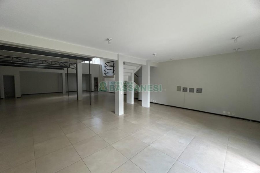 Loja com 250m², no bairro Pio X em Caxias do Sul para Alugar