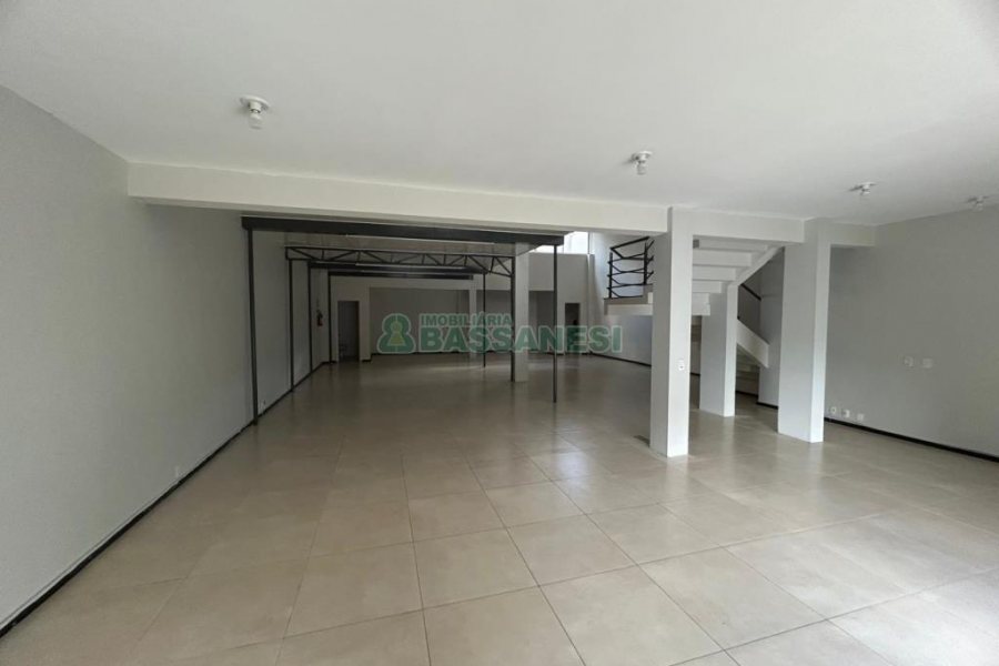 Loja com 250m², no bairro Pio X em Caxias do Sul para Alugar