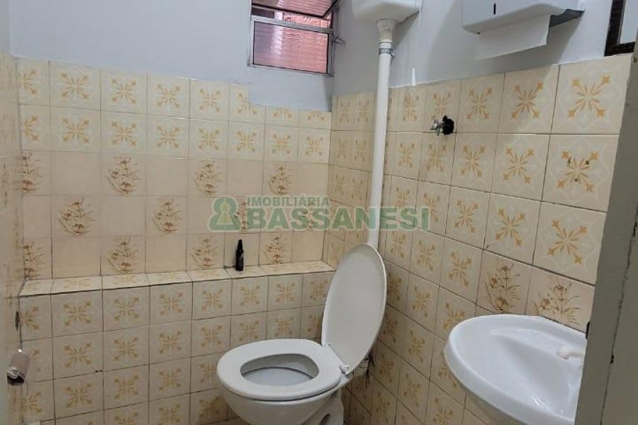 Loja com 65m², no bairro São Pelegrino em Caxias do Sul para Alugar