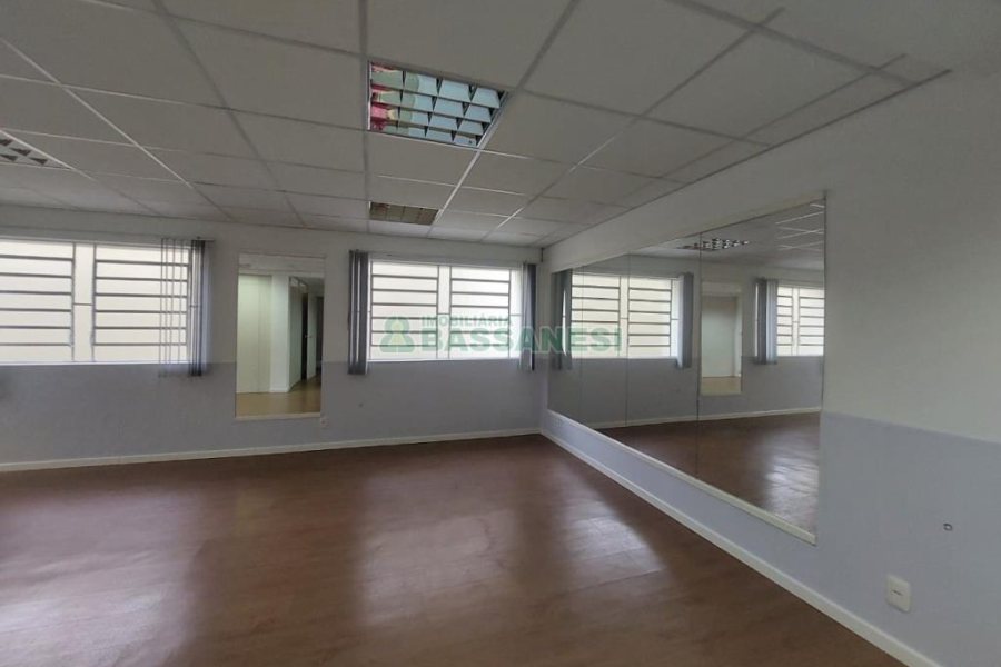 Loja com 100m², no bairro Colina Sorriso em Caxias do Sul para Alugar