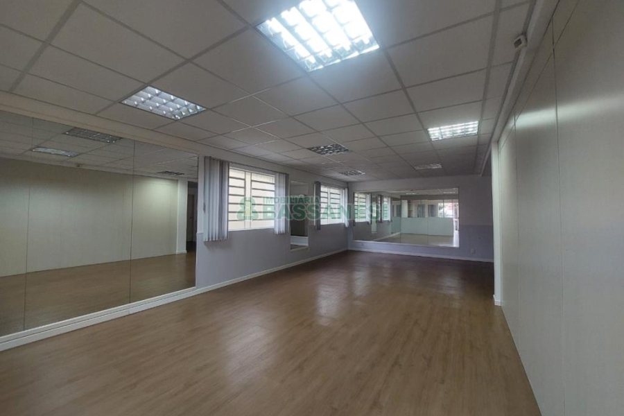 Loja com 100m², no bairro Colina Sorriso em Caxias do Sul para Alugar