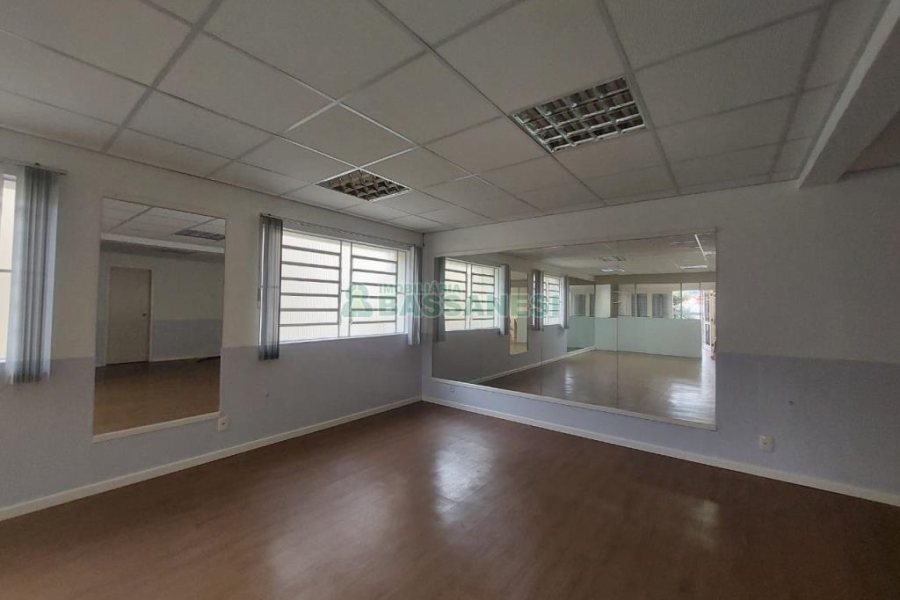 Loja com 100m², no bairro Colina Sorriso em Caxias do Sul para Alugar