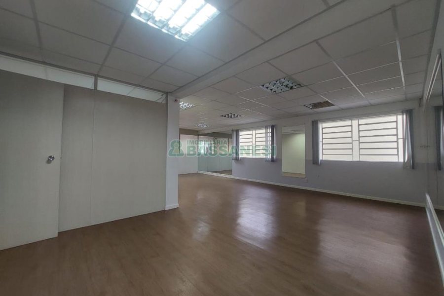 Loja com 100m², no bairro Colina Sorriso em Caxias do Sul para Alugar