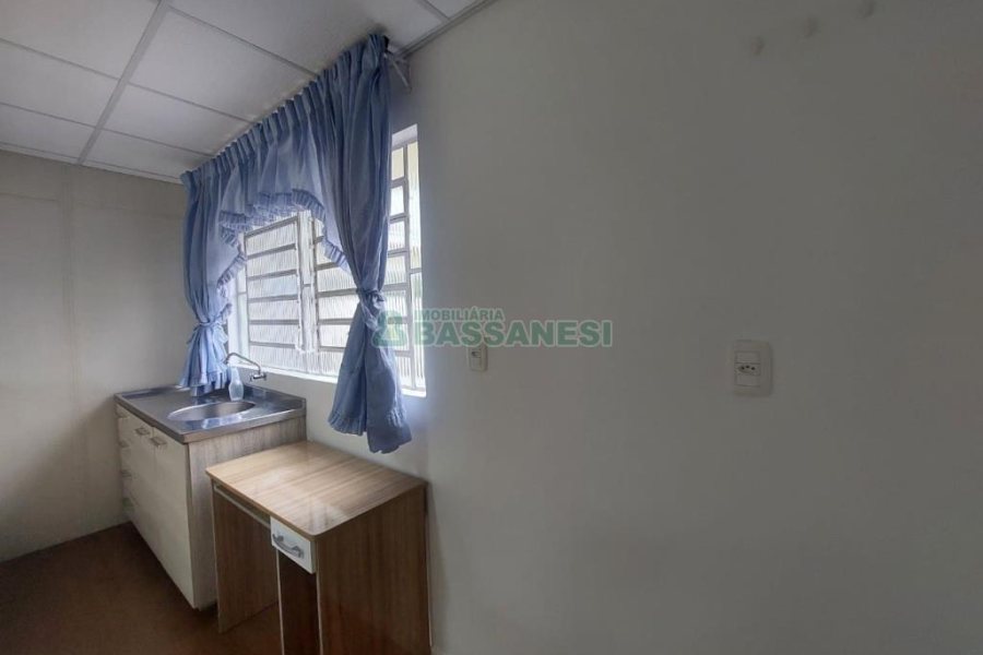 Loja com 100m², no bairro Colina Sorriso em Caxias do Sul para Alugar