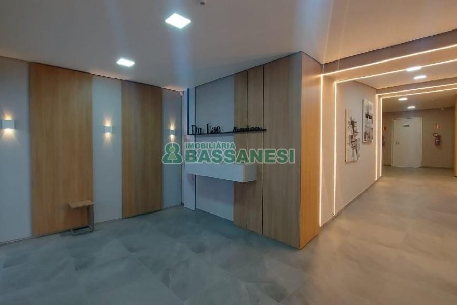 Apto Mobiliado com 42m², 1 dormitório, 1 vaga, no bairro Lourdes em Caxias do Sul para Alugar