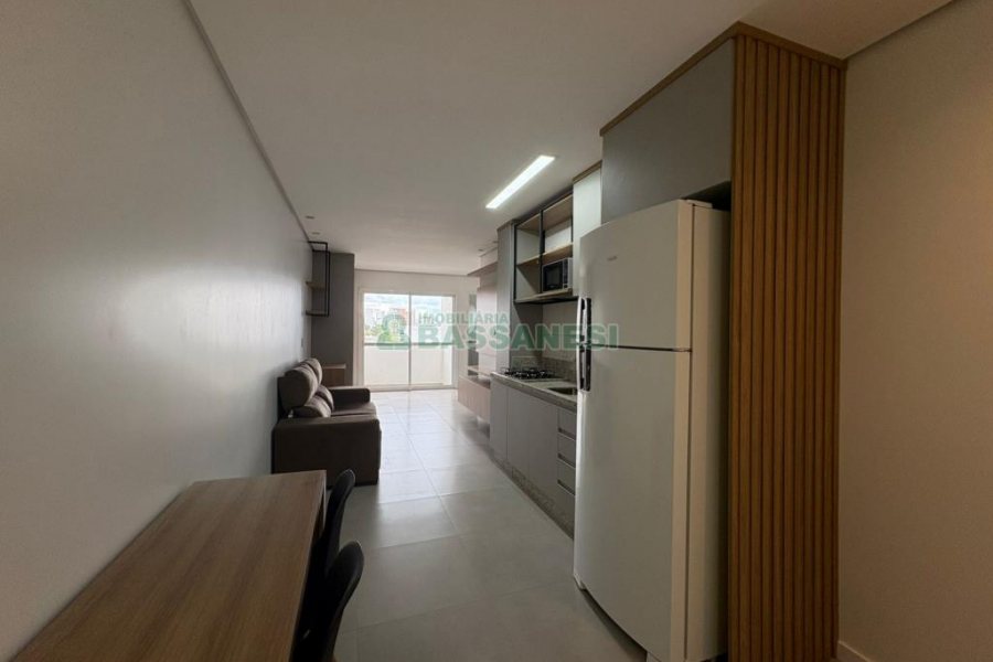 Apto Mobiliado com 42m², 1 dormitório, 1 vaga, no bairro Lourdes em Caxias do Sul para Alugar