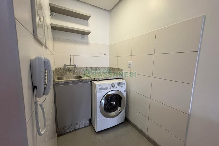 Apto Mobiliado com 42m², 1 dormitório, 1 vaga, no bairro Lourdes em Caxias do Sul para Alugar