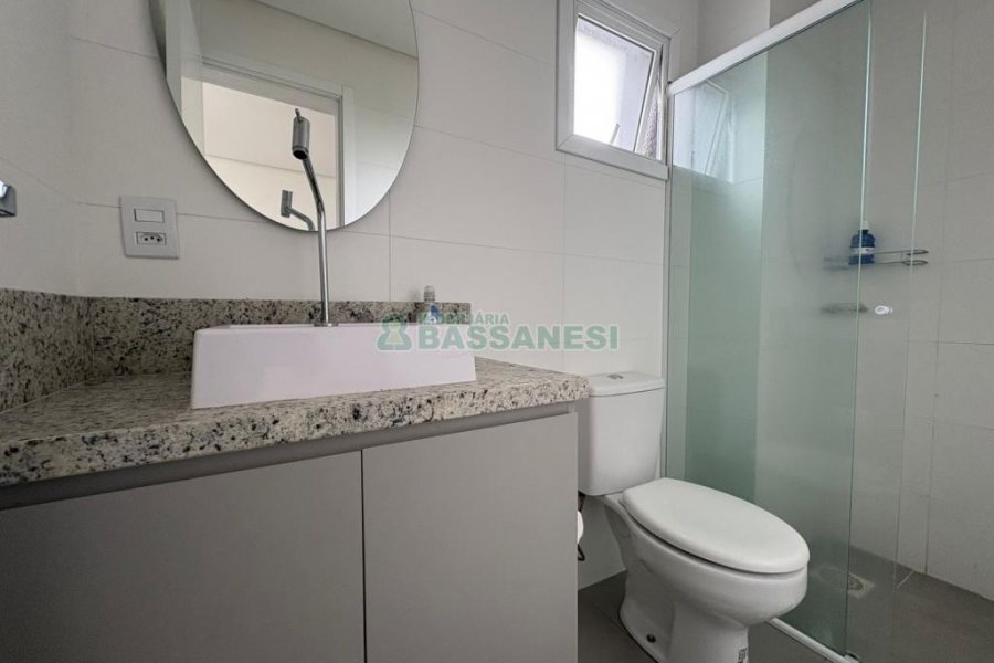 Apto Mobiliado com 42m², 1 dormitório, 1 vaga, no bairro Lourdes em Caxias do Sul para Alugar