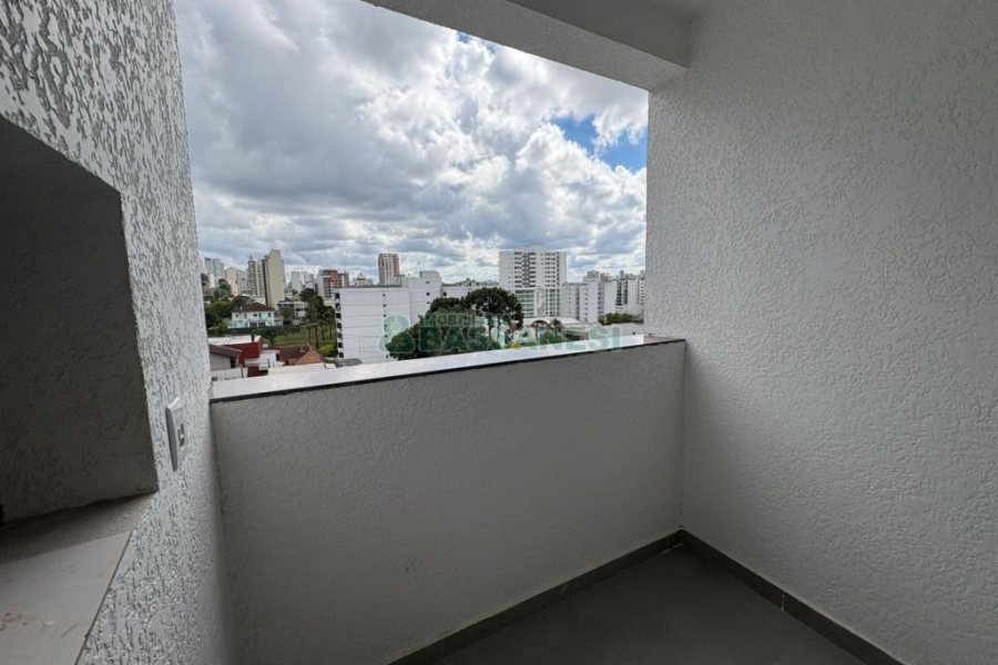 Apto Mobiliado com 42m², 1 dormitório, 1 vaga, no bairro Lourdes em Caxias do Sul para Alugar