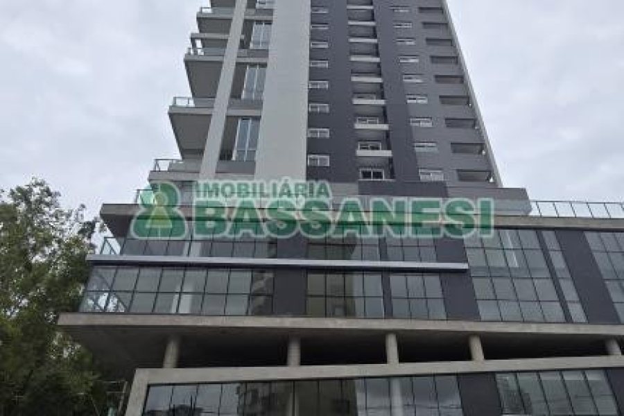 Sala com 34m², 1 vaga, no bairro Exposição em Caxias do Sul para Alugar ou Comprar