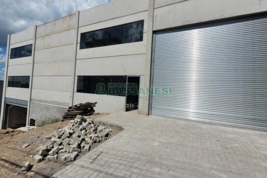 Pavilhão com 1000m², no bairro Sanvitto em Caxias do Sul para Alugar