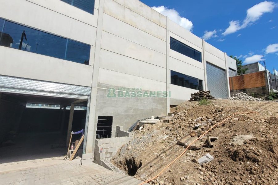 Pavilhão com 1000m², no bairro Sanvitto em Caxias do Sul para Alugar