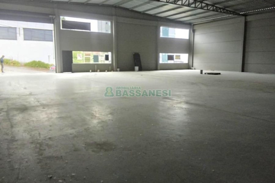 Pavilhão com 1000m², no bairro Sanvitto em Caxias do Sul para Alugar