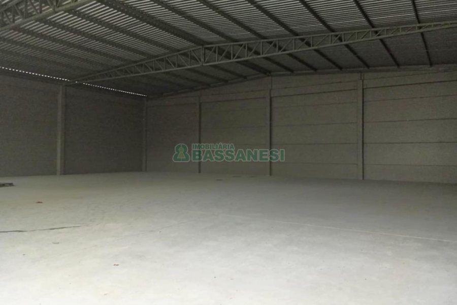 Pavilhão com 1000m², no bairro Sanvitto em Caxias do Sul para Alugar