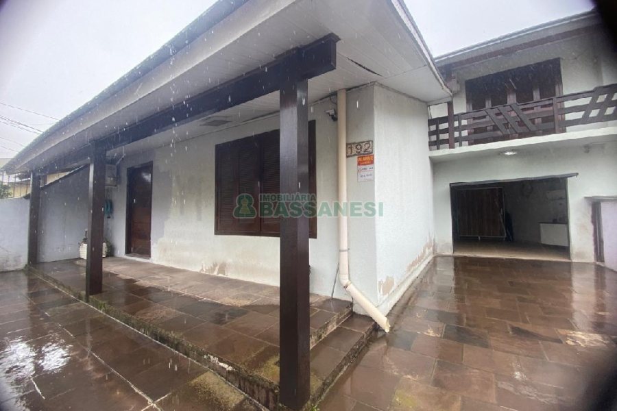 Casa com 150m², 3 dormitórios, 1 vaga, no bairro Bela Vista em Caxias do Sul para Comprar