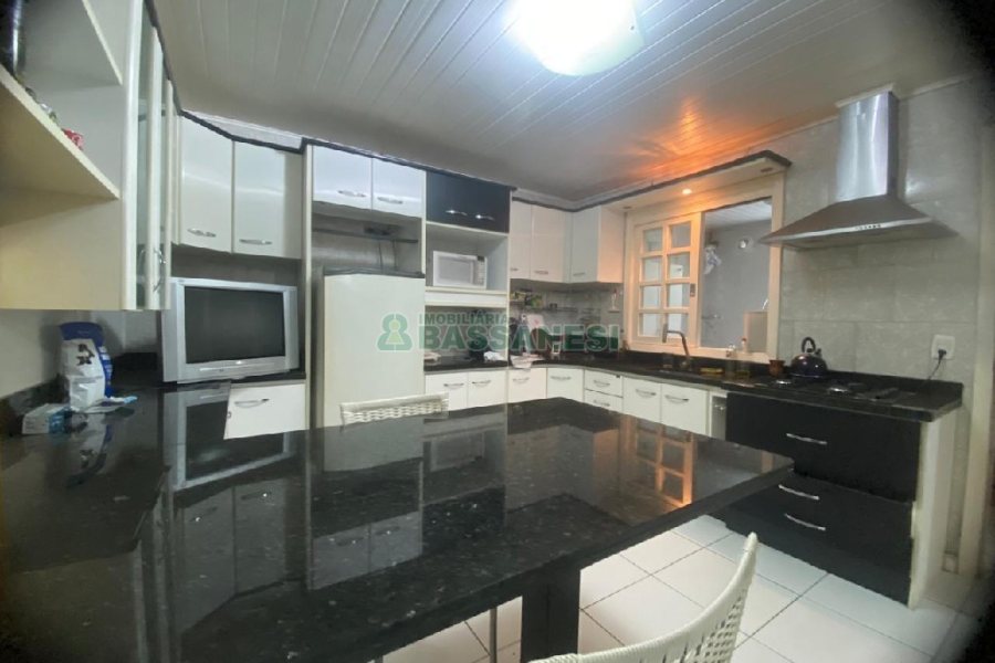 Casa com 150m², 3 dormitórios, 1 vaga, no bairro Bela Vista em Caxias do Sul para Comprar