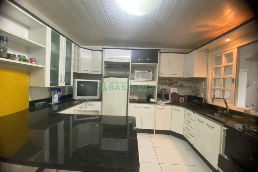 Casa com 150m², 3 dormitórios, 1 vaga, no bairro Bela Vista em Caxias do Sul para Comprar