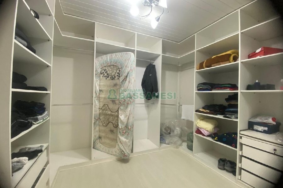 Casa com 150m², 3 dormitórios, 1 vaga, no bairro Bela Vista em Caxias do Sul para Comprar