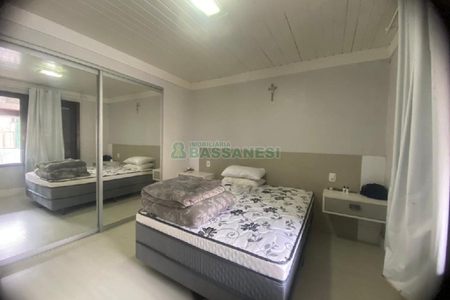 Casa com 150m², 3 dormitórios, 1 vaga, no bairro Bela Vista em Caxias do Sul para Comprar