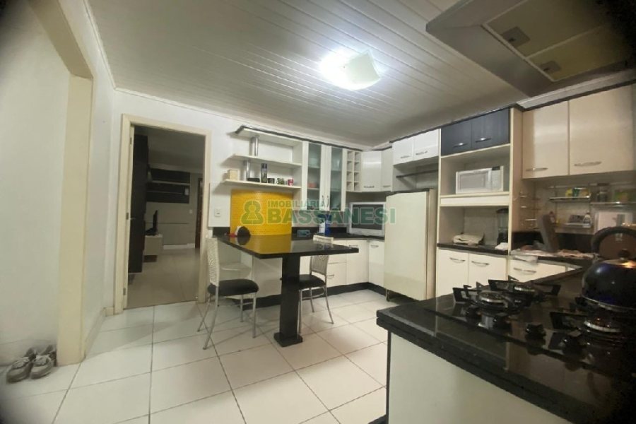 Casa com 150m², 3 dormitórios, 1 vaga, no bairro Bela Vista em Caxias do Sul para Comprar