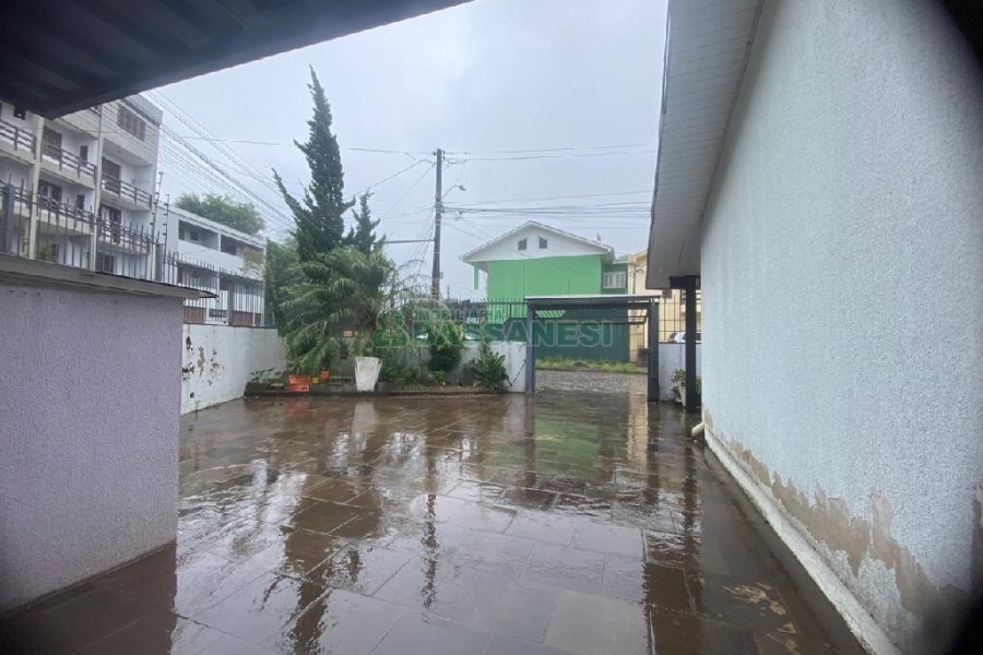 Casa com 150m², 3 dormitórios, 1 vaga, no bairro Bela Vista em Caxias do Sul para Comprar