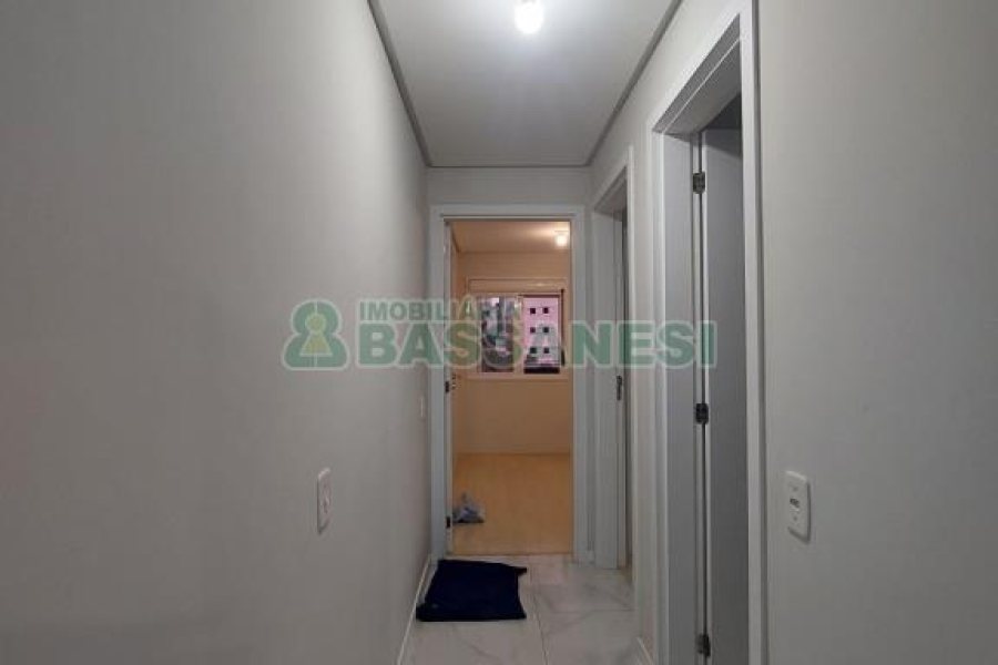 Apartamento com 60m², 2 dormitórios, 1 vaga, no bairro Pio X em Caxias do Sul para Comprar