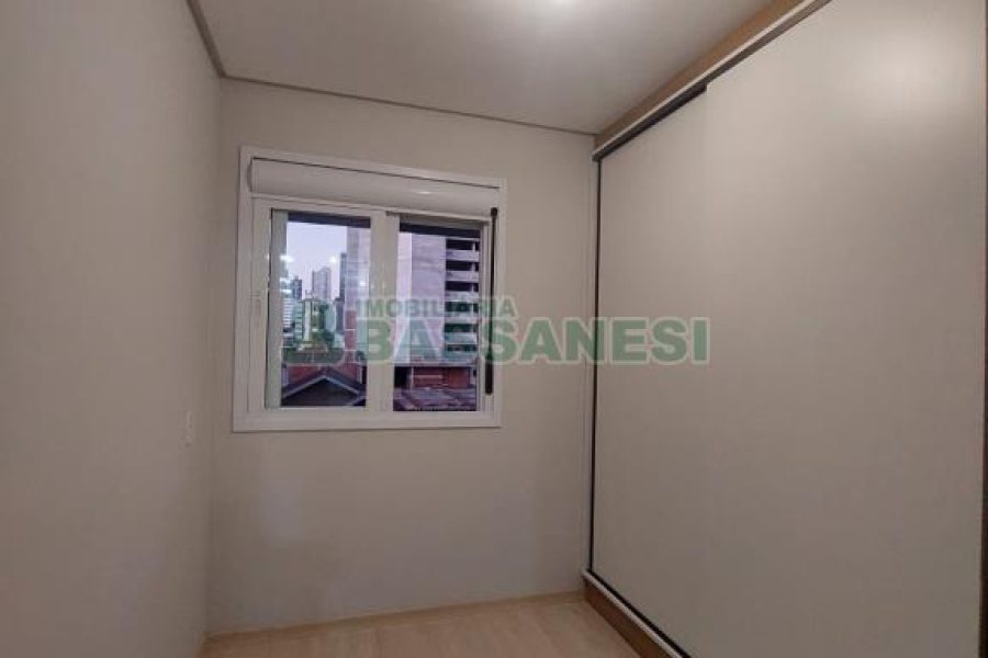 Apartamento com 60m², 2 dormitórios, 1 vaga, no bairro Pio X em Caxias do Sul para Comprar