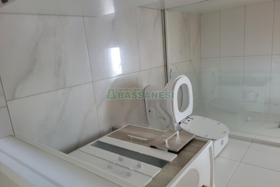 Apartamento com 60m², 2 dormitórios, 1 vaga, no bairro Pio X em Caxias do Sul para Comprar